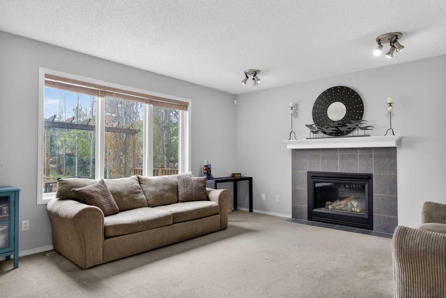 112 Valley Stream Close NW