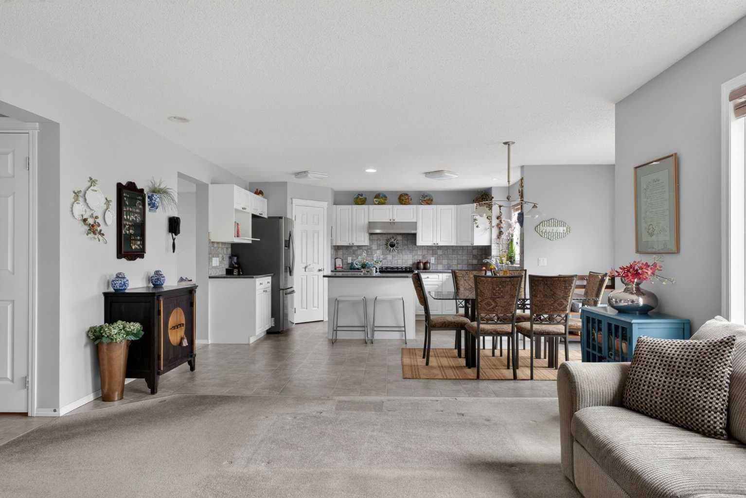112 Valley Stream Close NW