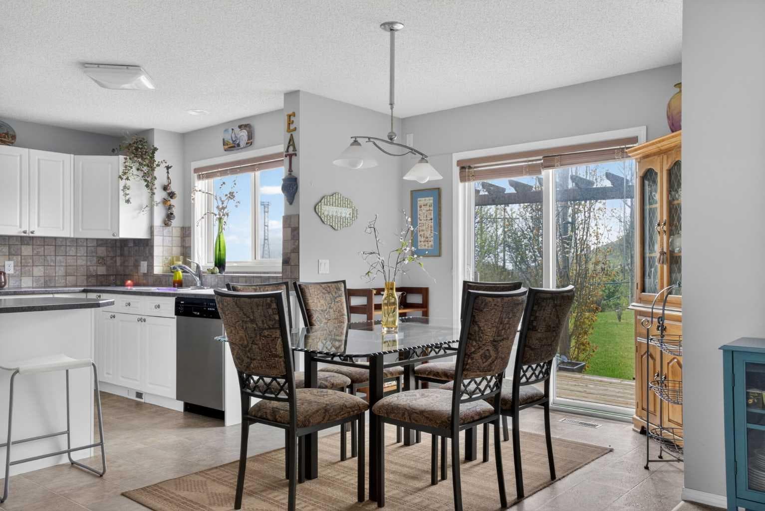 112 Valley Stream Close NW