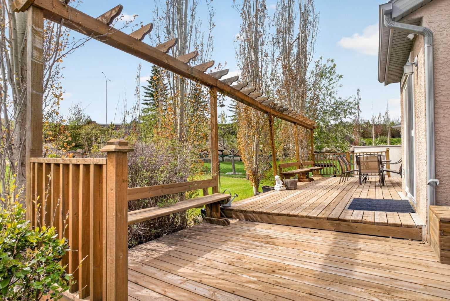 112 Valley Stream Close NW