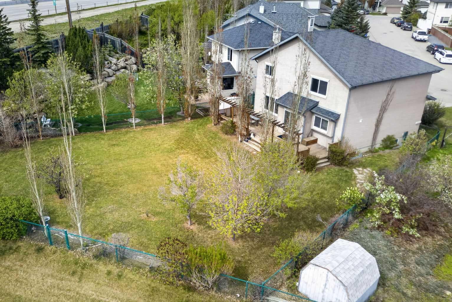 112 Valley Stream Close NW