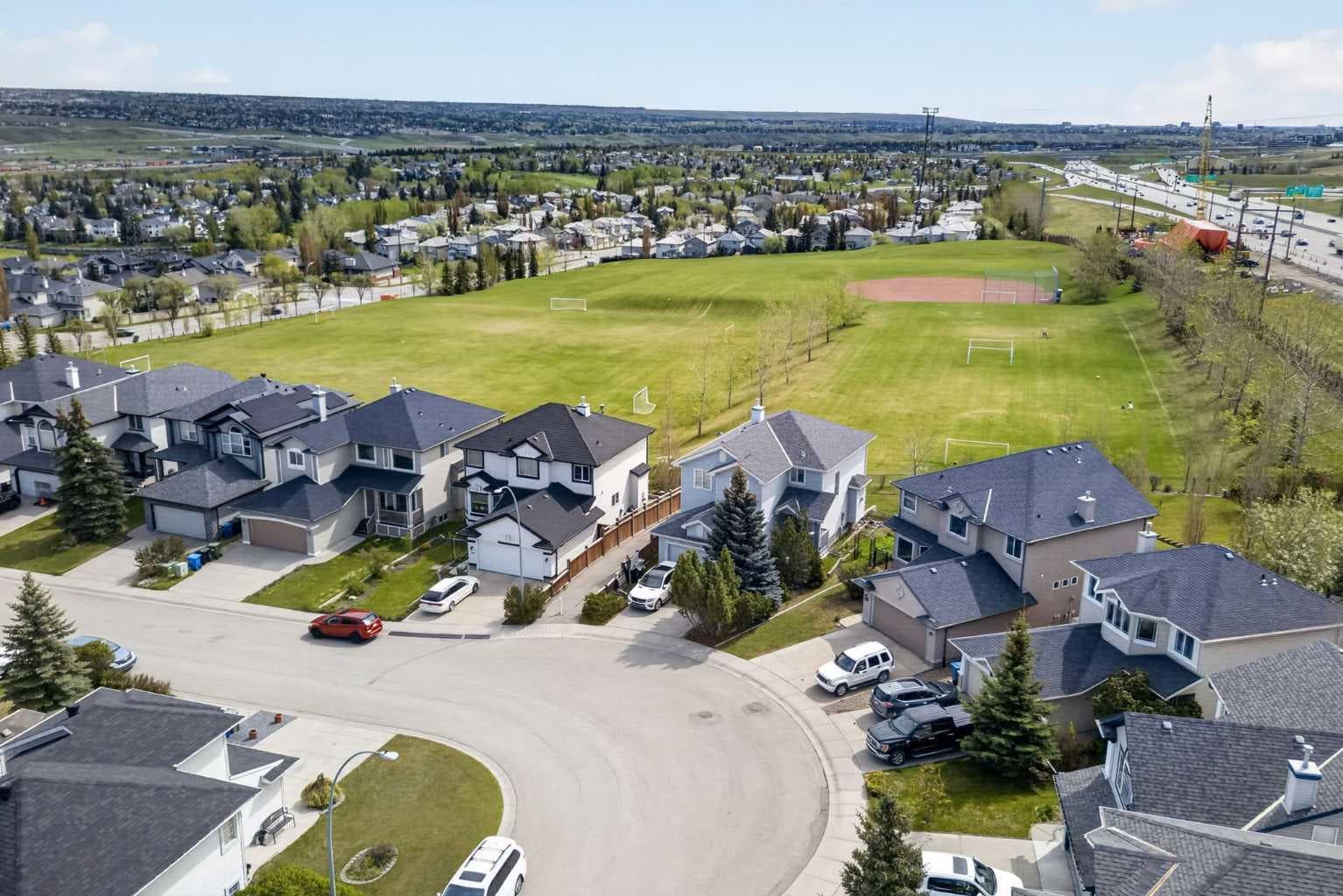112 Valley Stream Close NW
