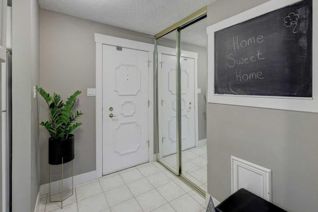 1405, 201 Braeglen Close SW