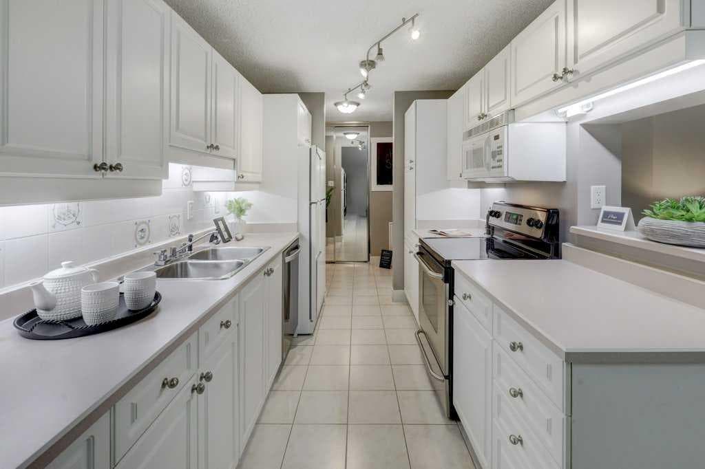 1405, 201 Braeglen Close SW