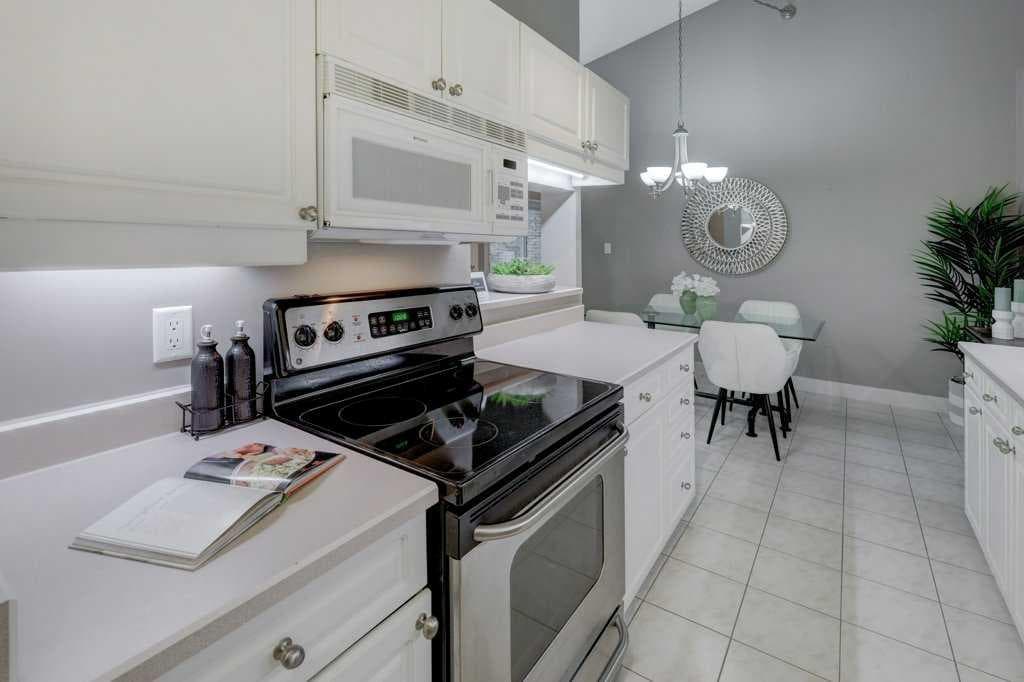 1405, 201 Braeglen Close SW