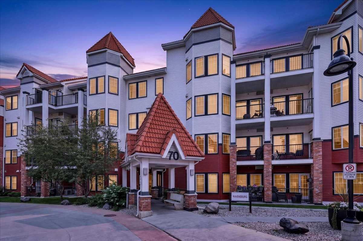 303, 70 Royal Oak Plaza NW