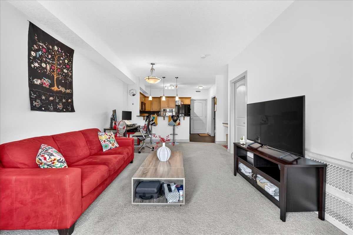 303, 70 Royal Oak Plaza NW