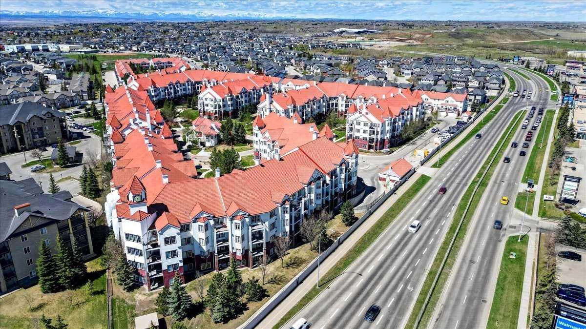 303, 70 Royal Oak Plaza NW