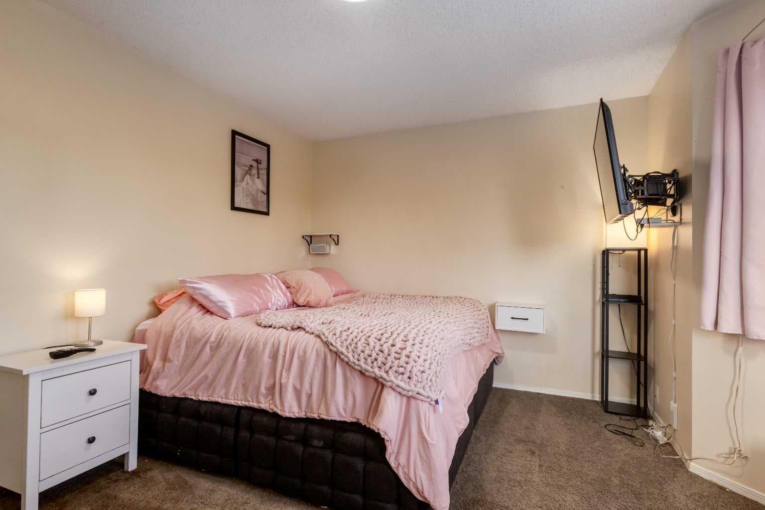 142 Springbank Crescent SW