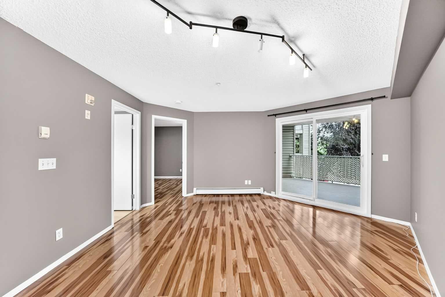 5208A, 604 8 Street SW