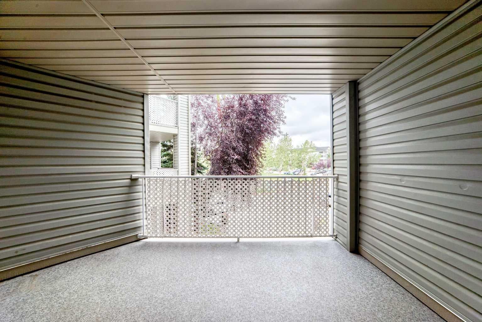5208A, 604 8 Street SW