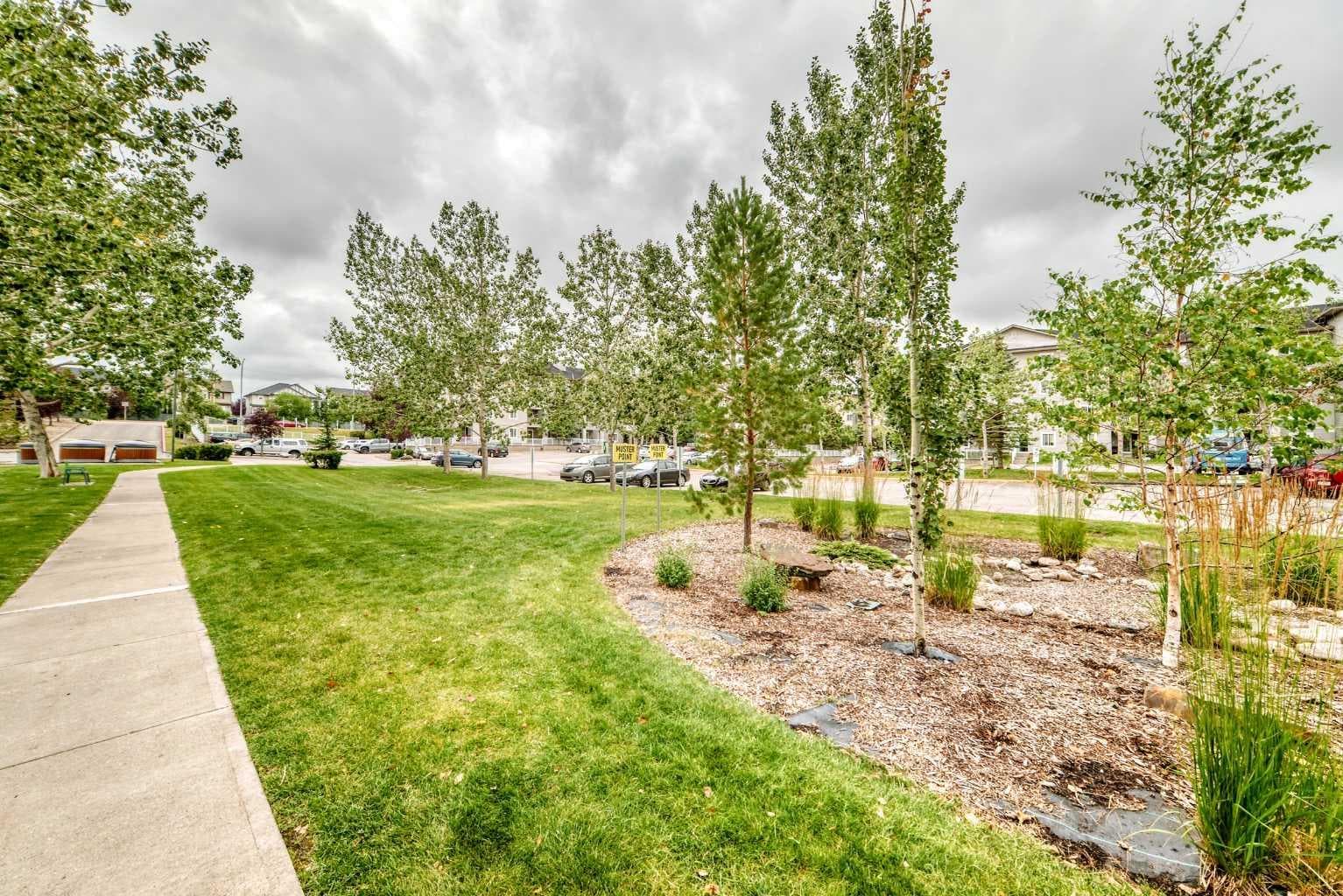 5208A, 604 8 Street SW
