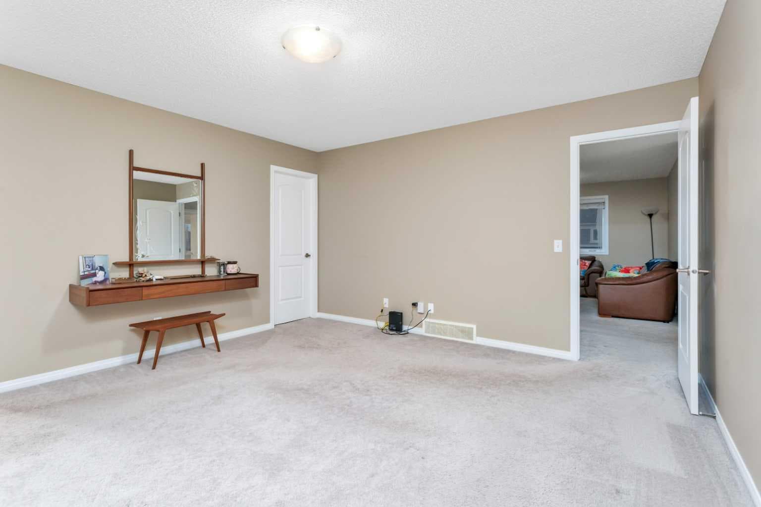 200 Windgate Close SW