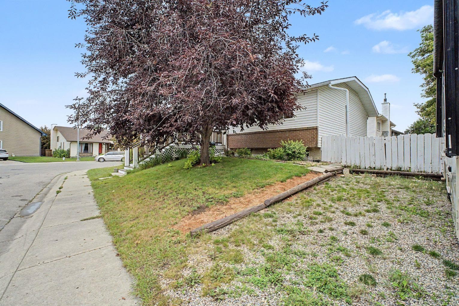 85 Rideau Close SW