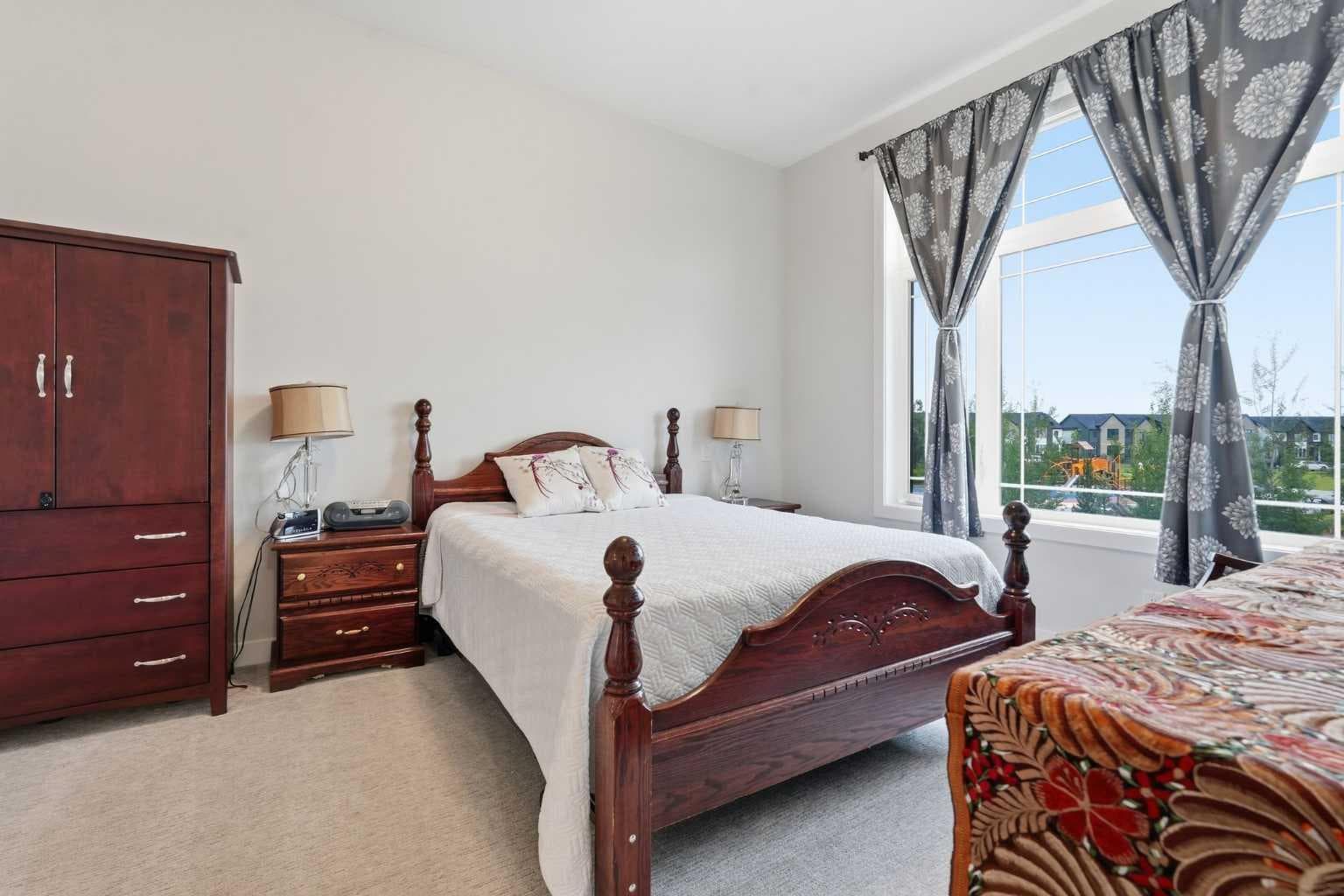1074 Harmony Parade 