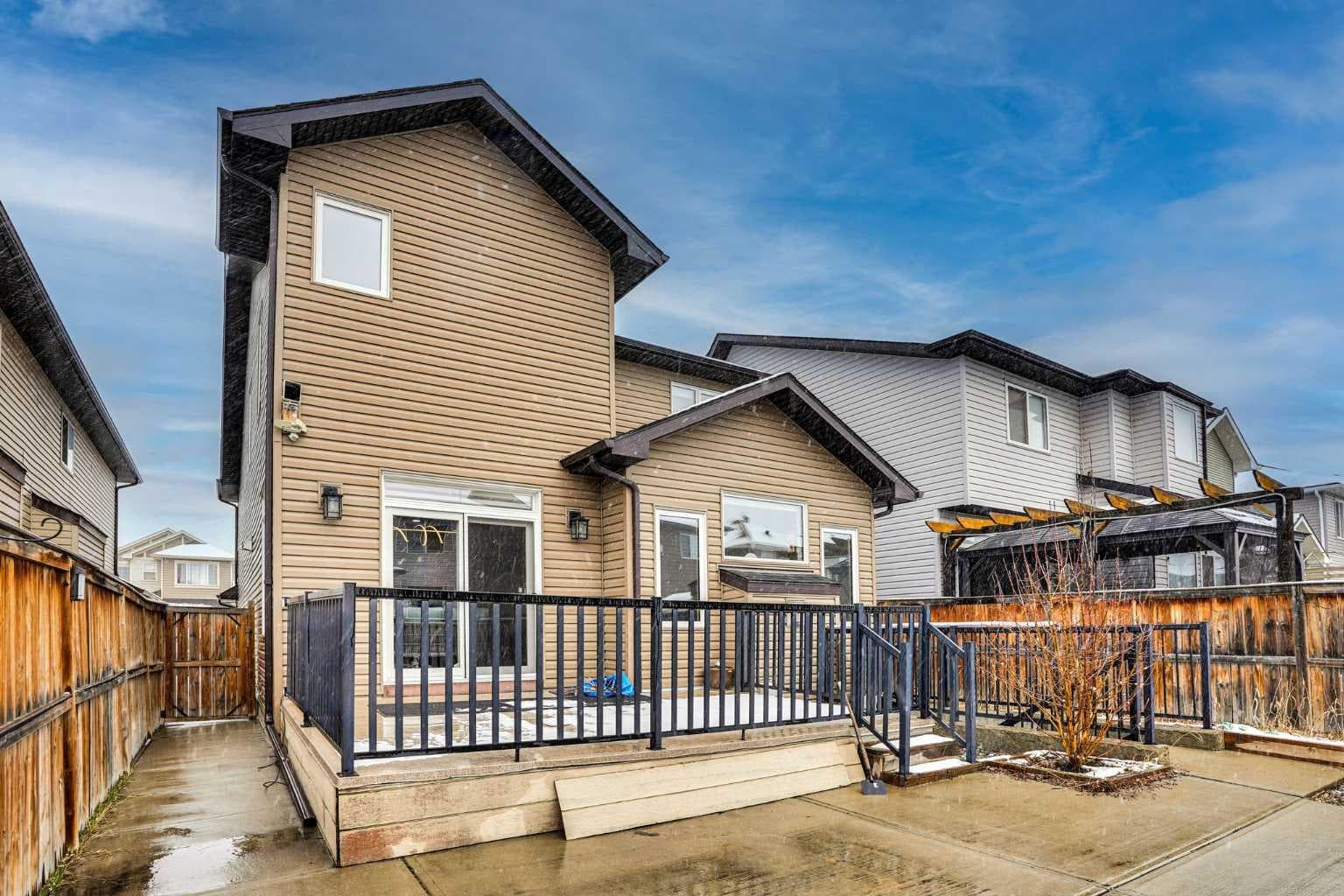 31 Skyview Shores Gardens NE