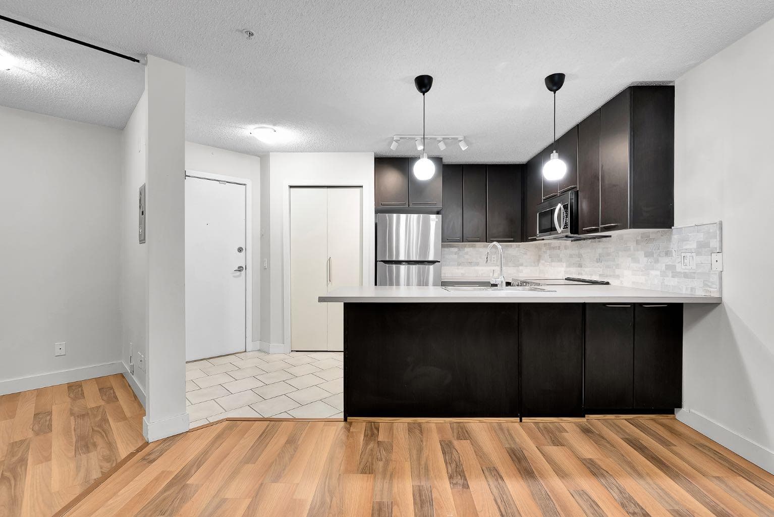 132, 35 Richard Court SW