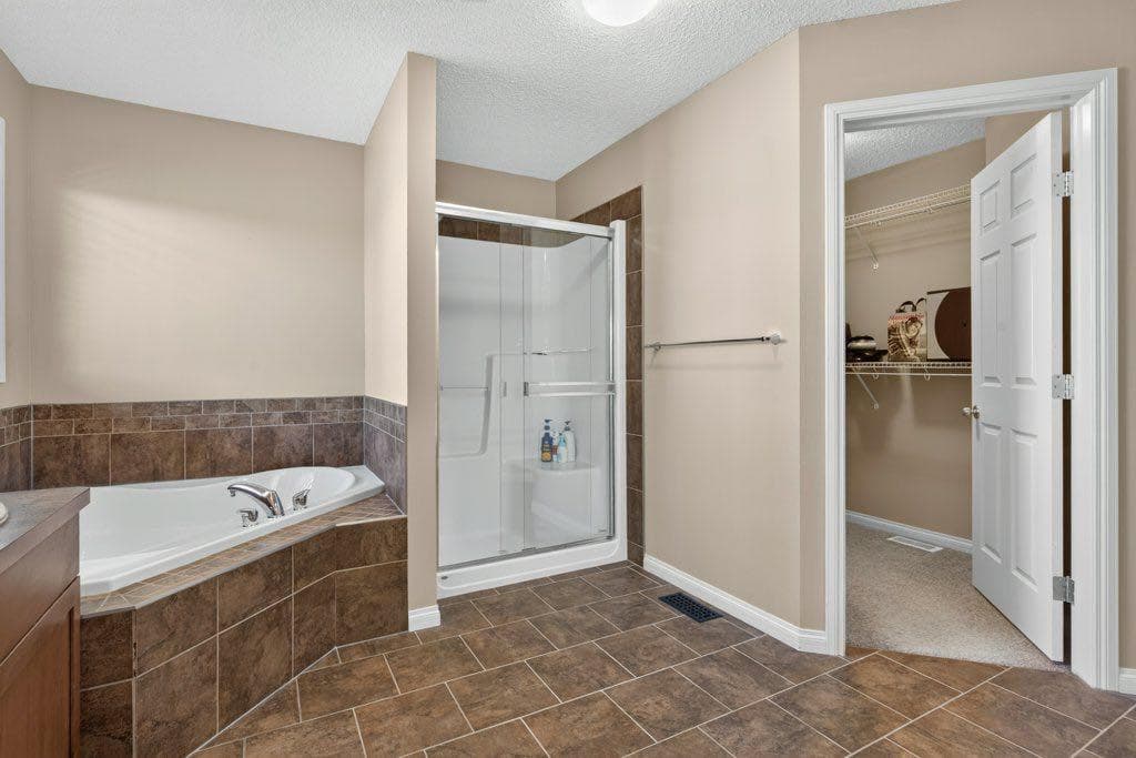 164 ASPENMERE Close 
