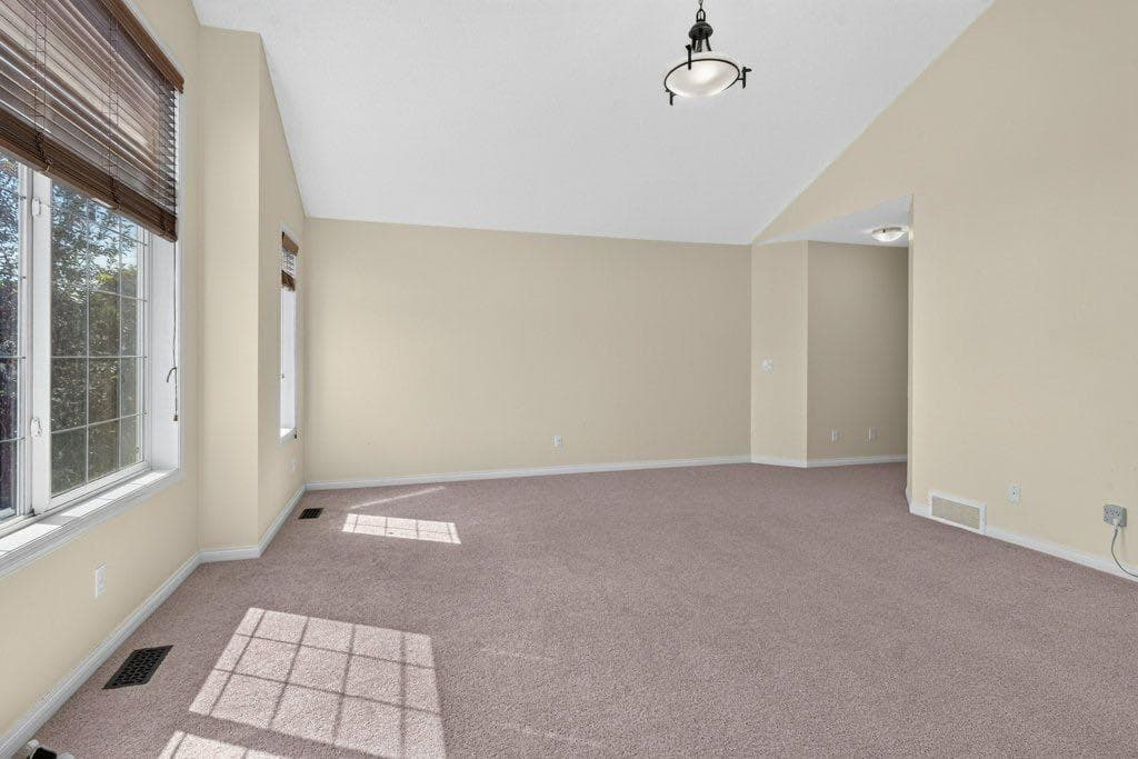 164 ASPENMERE Close 