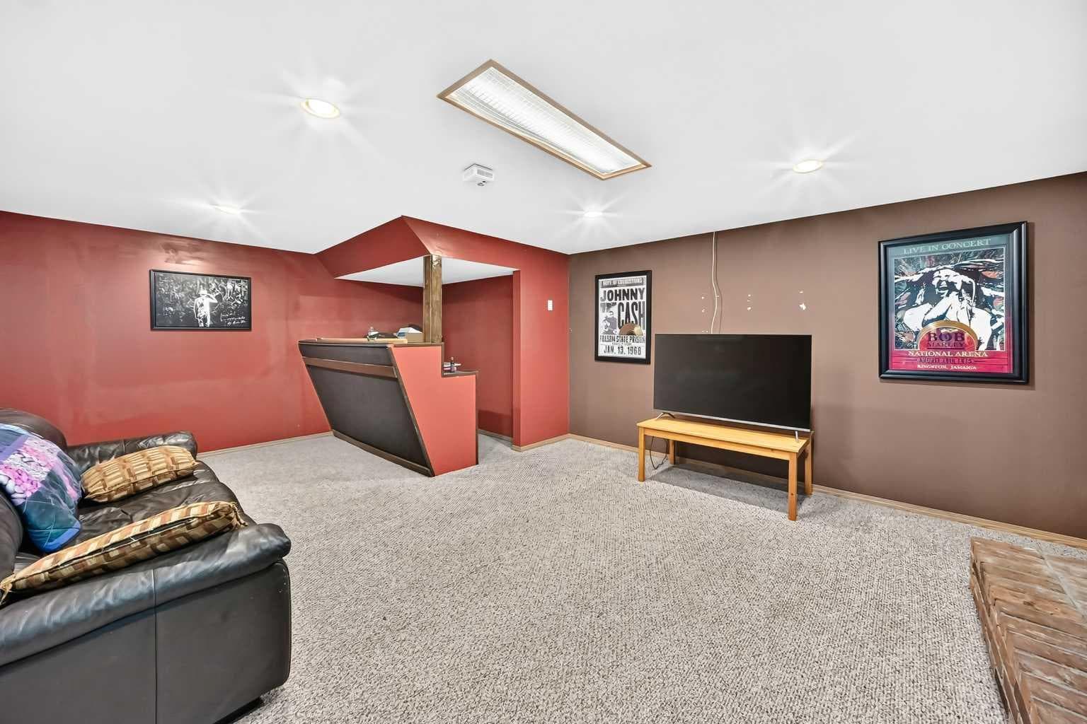 6432 Rundlehorn Drive NE