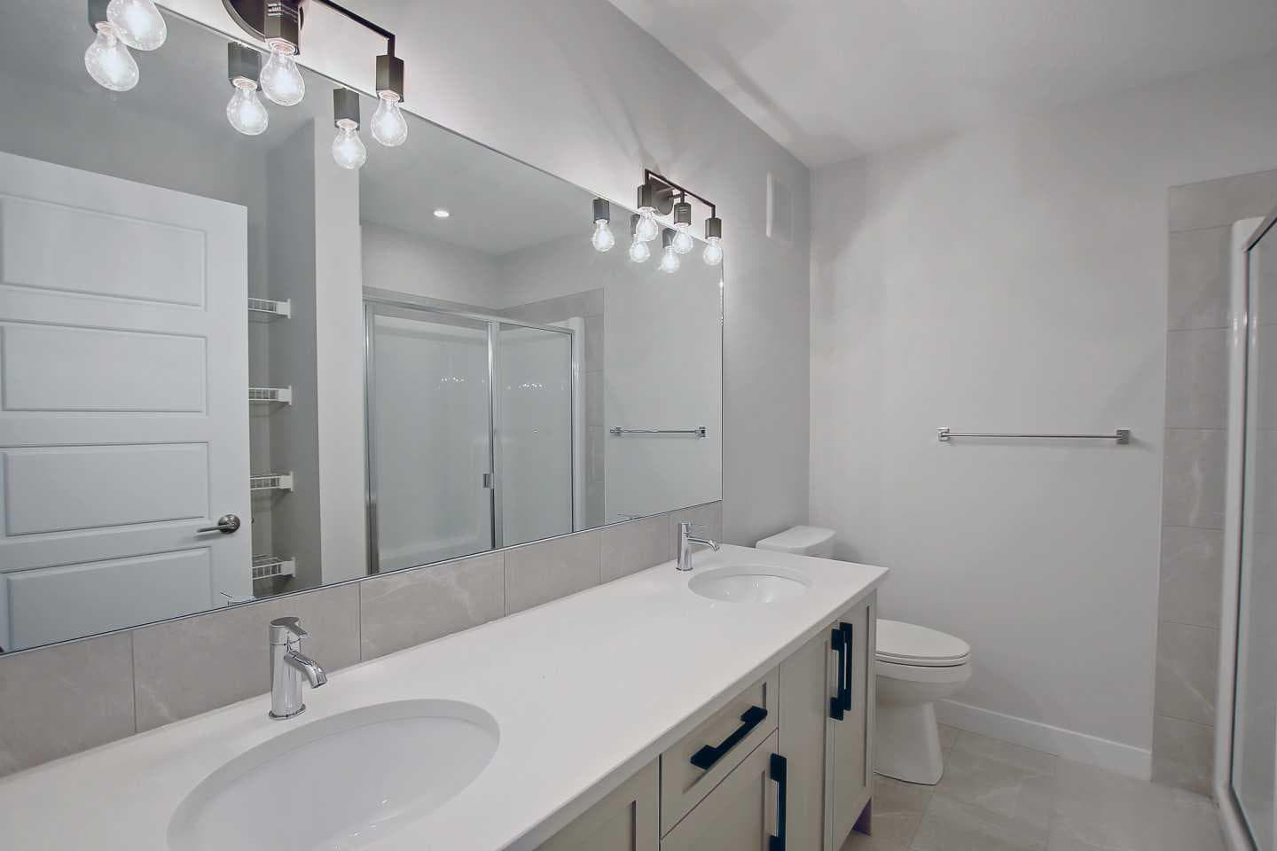 12 Topaz Place 