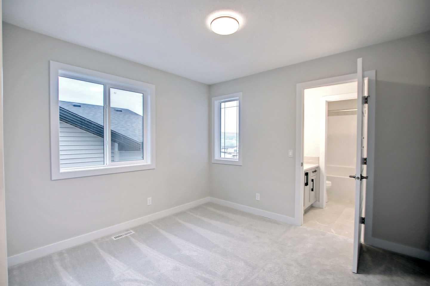 12 Topaz Place 