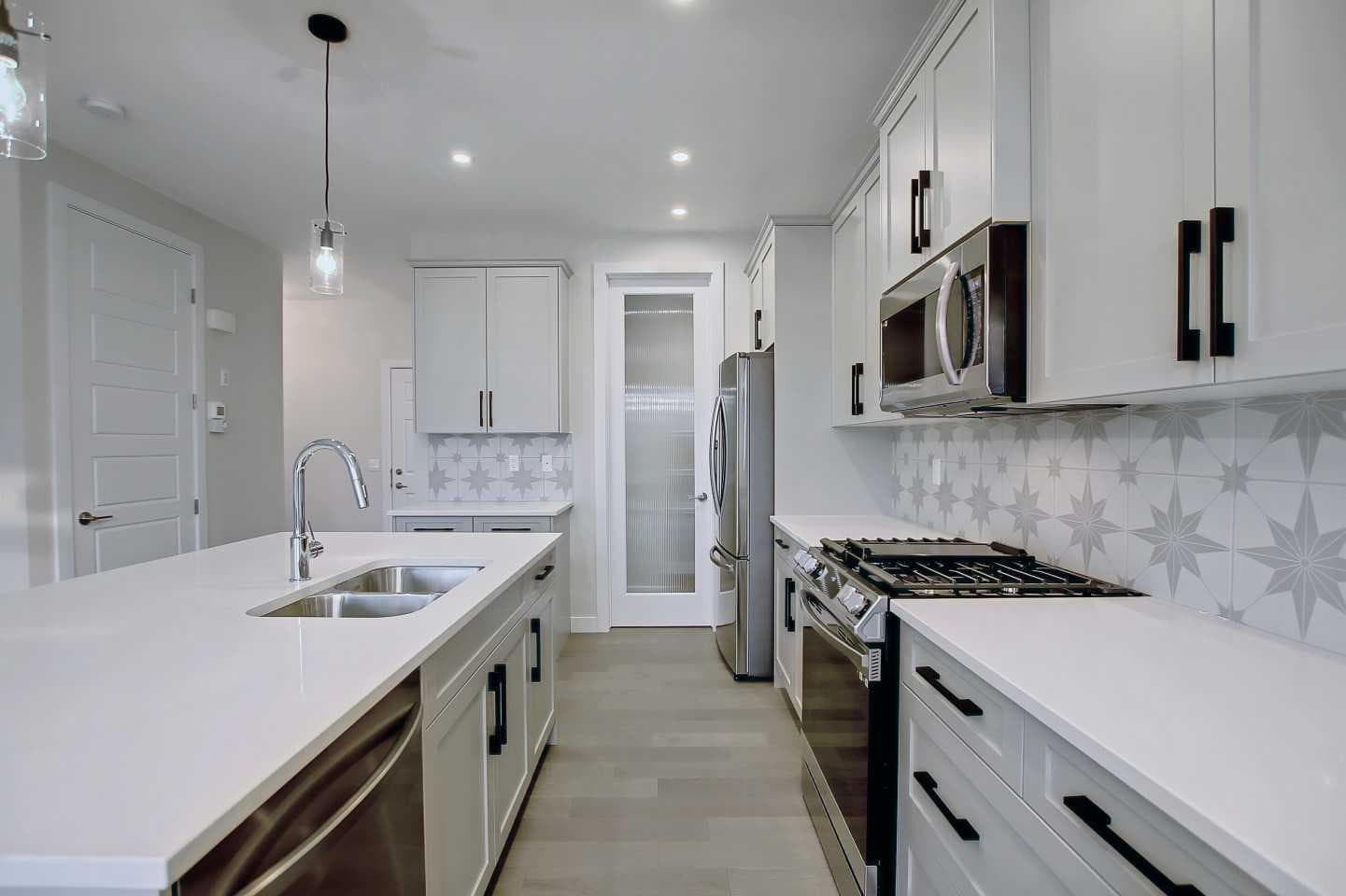 12 Topaz Place 