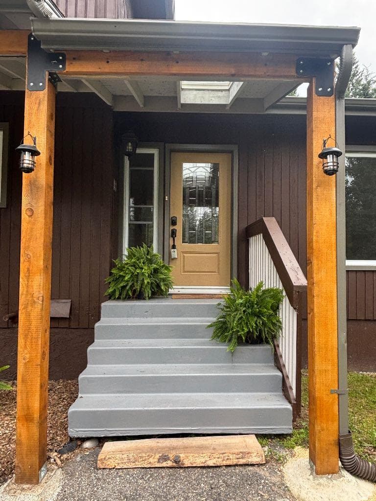 94 Redwood Meadows Drive 