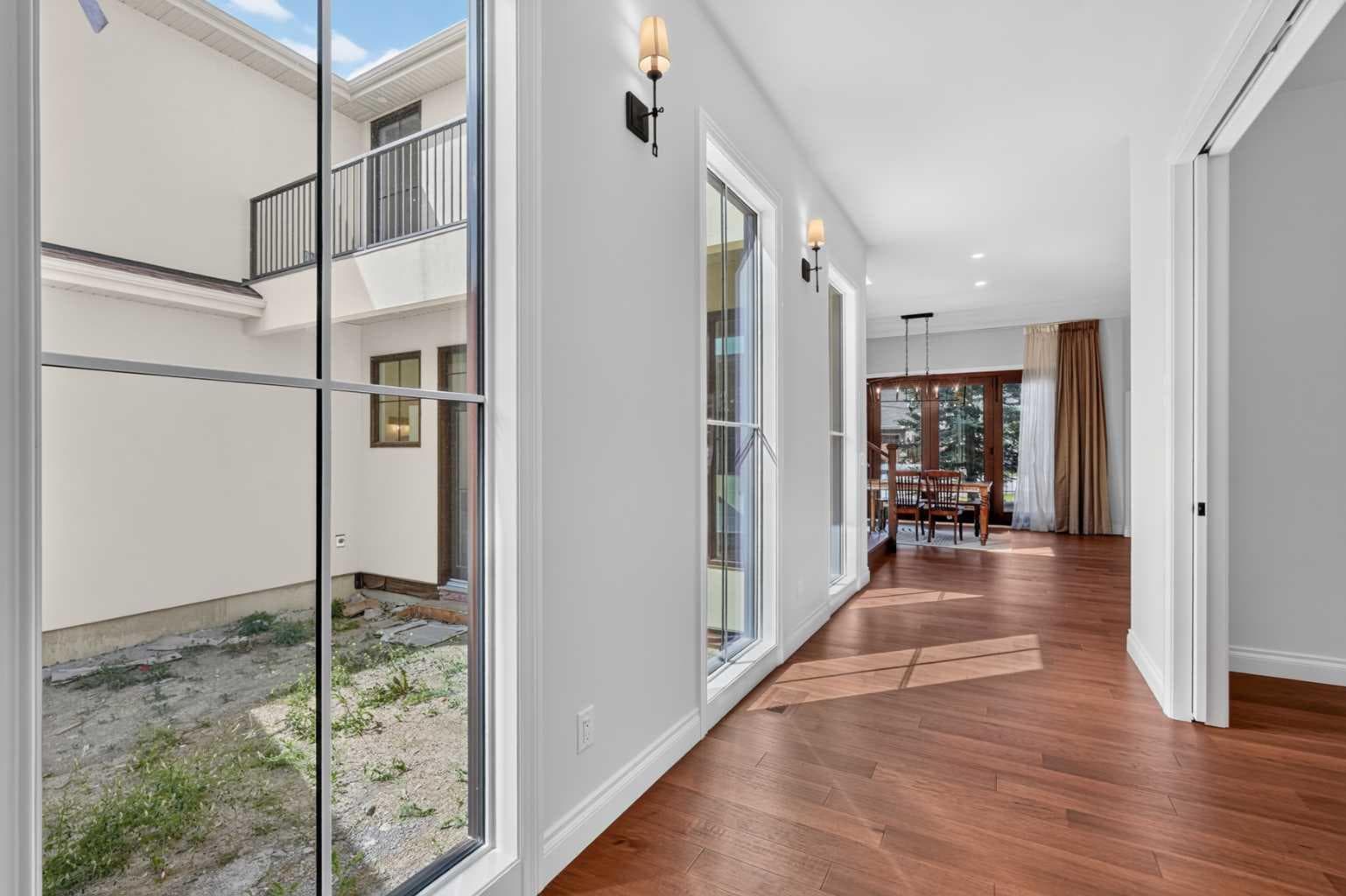 8 Spring Valley Lane SW