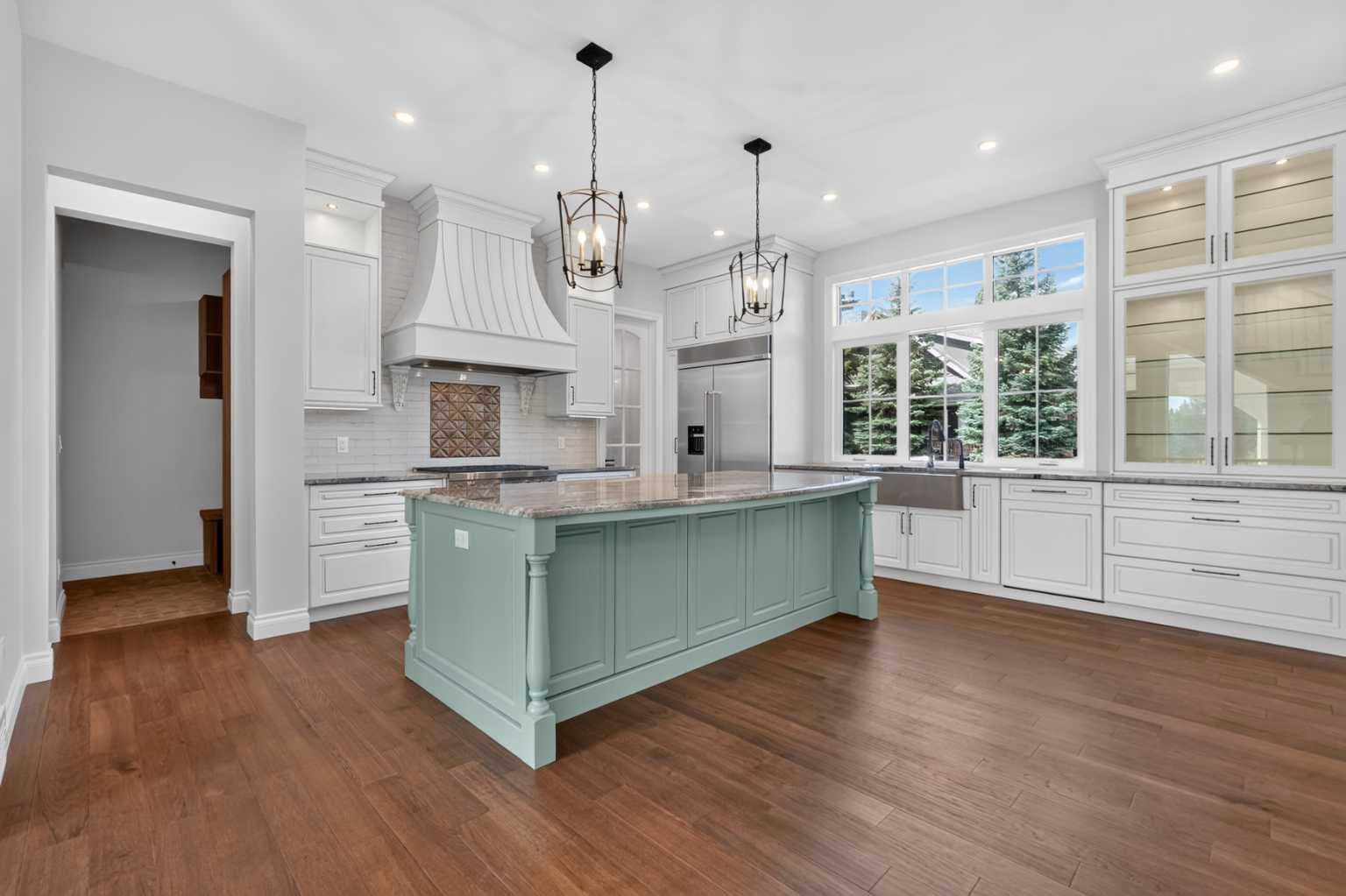 8 Spring Valley Lane SW