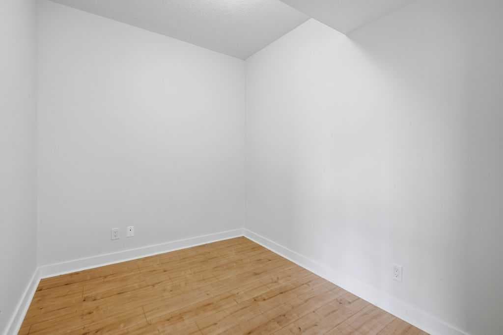 1309, 30 Brentwood Common NW