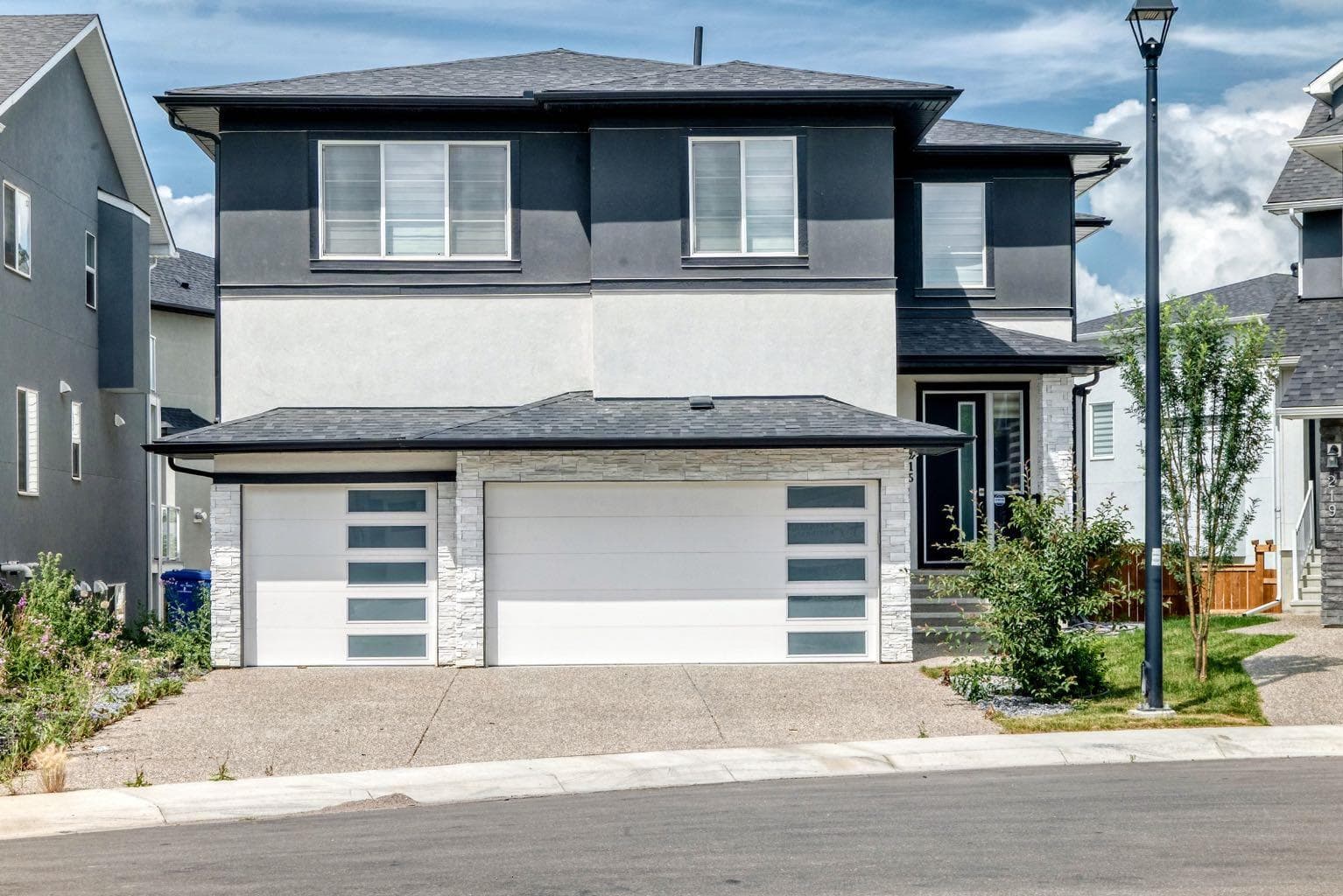 215 Kinniburgh Place  