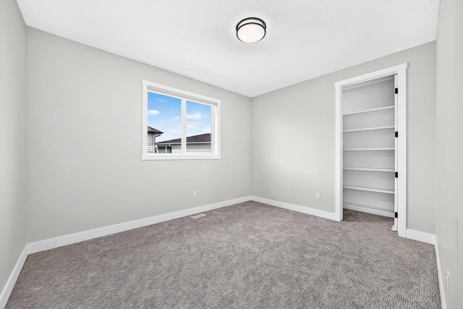 215 Kinniburgh Place  