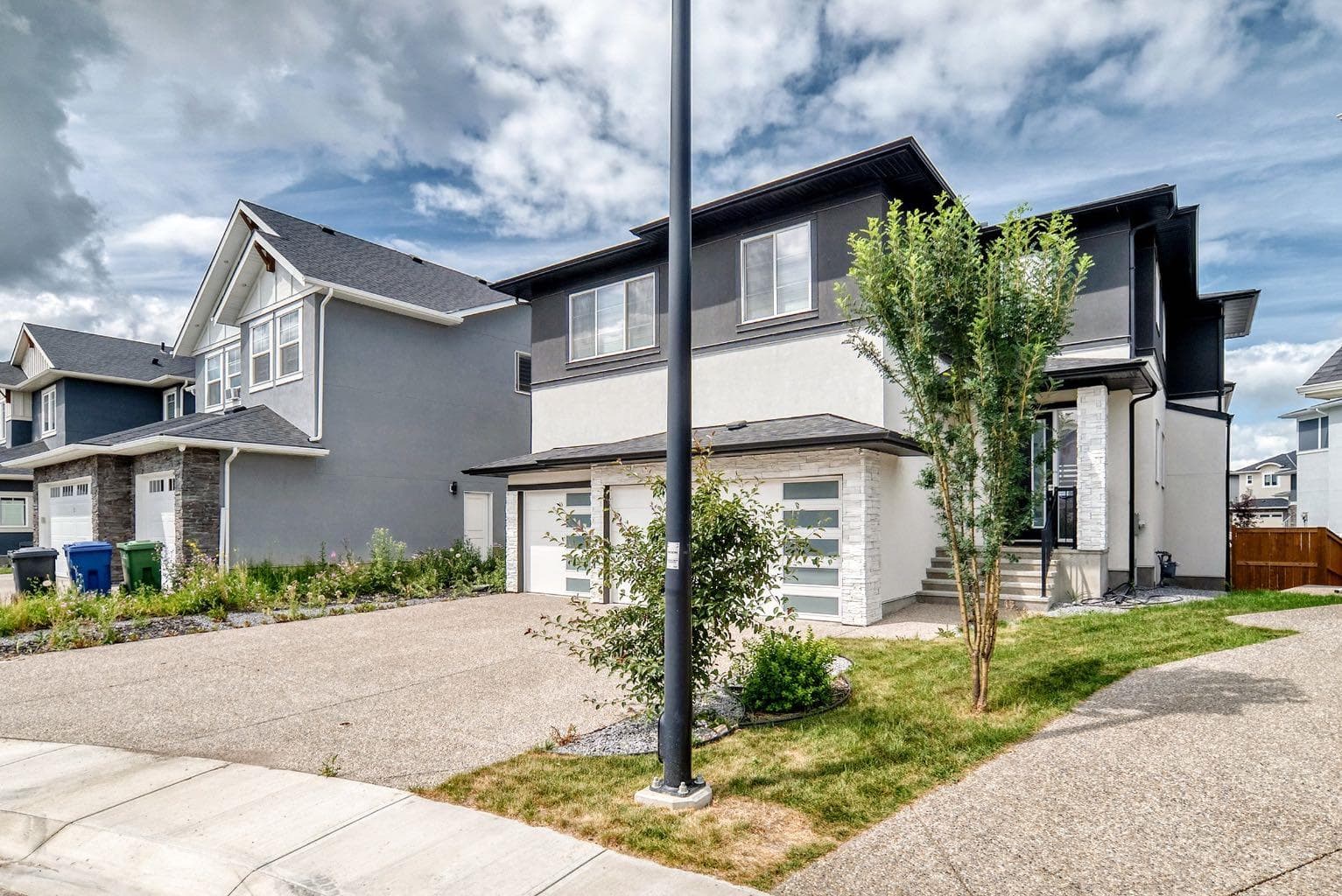 215 Kinniburgh Place  
