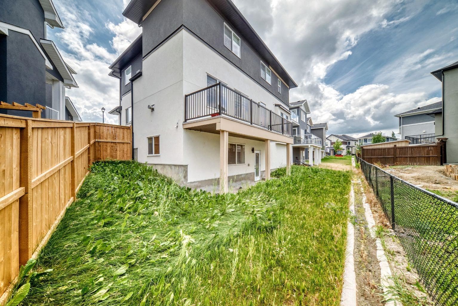 215 Kinniburgh Place  