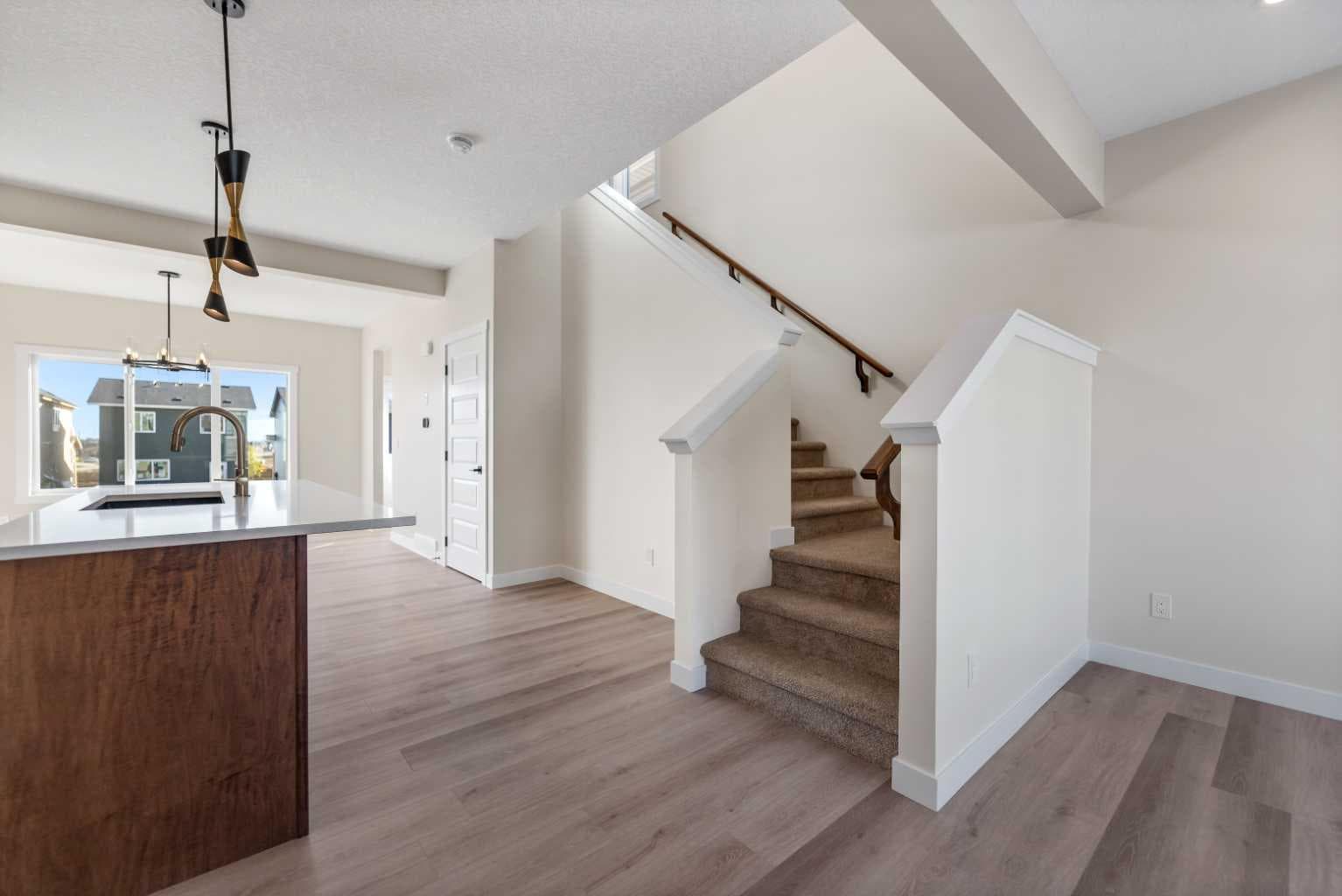 734 Bayview Hill SW
