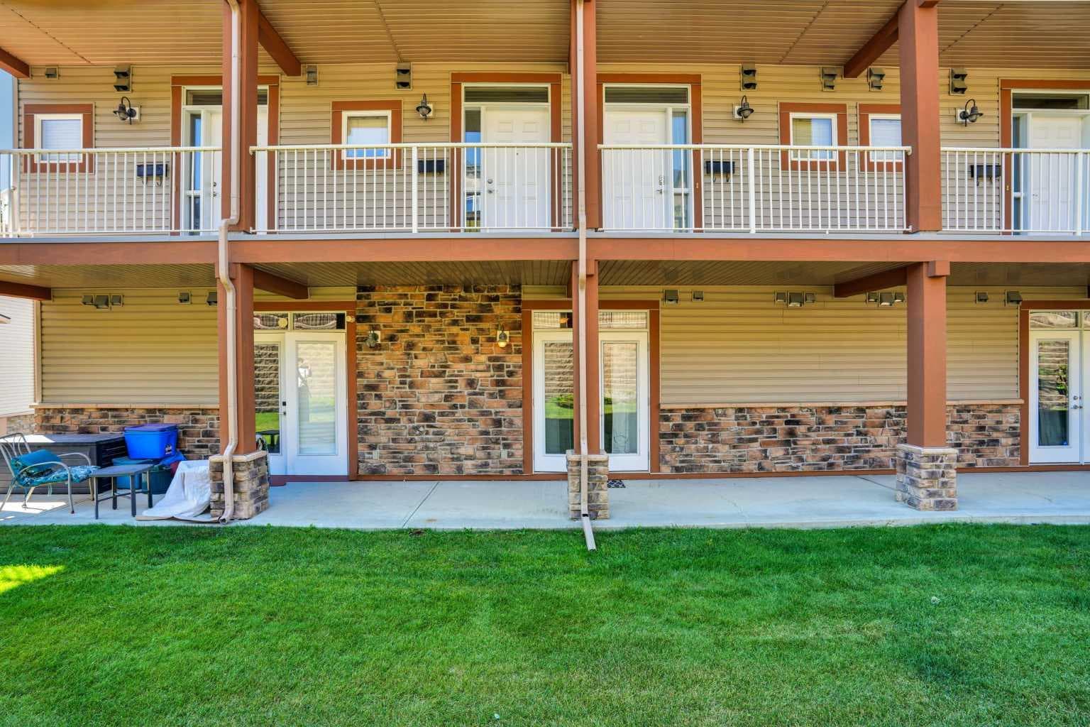 5, 148 Rockyledge View NW