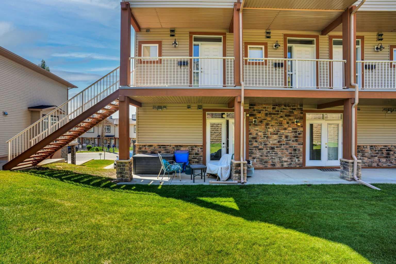 5, 148 Rockyledge View NW