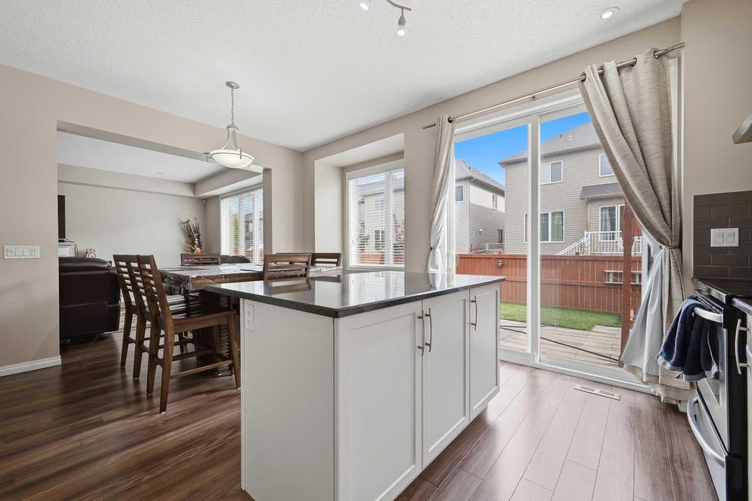 146 Windwood Grove SW