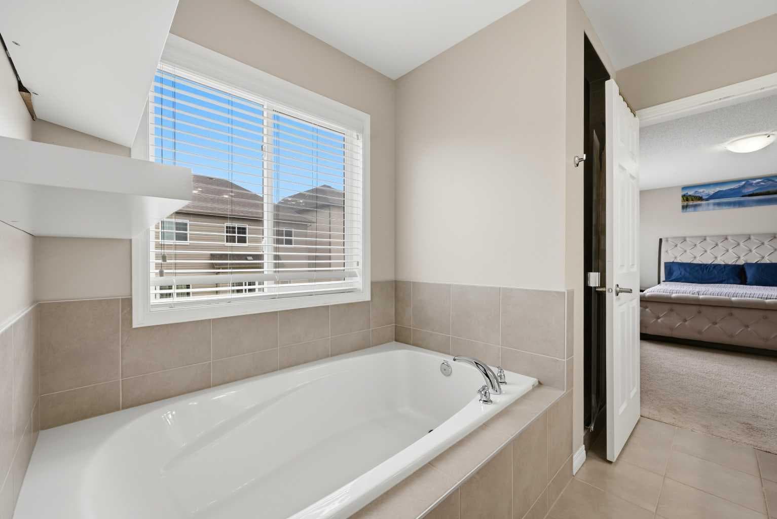 146 Windwood Grove SW