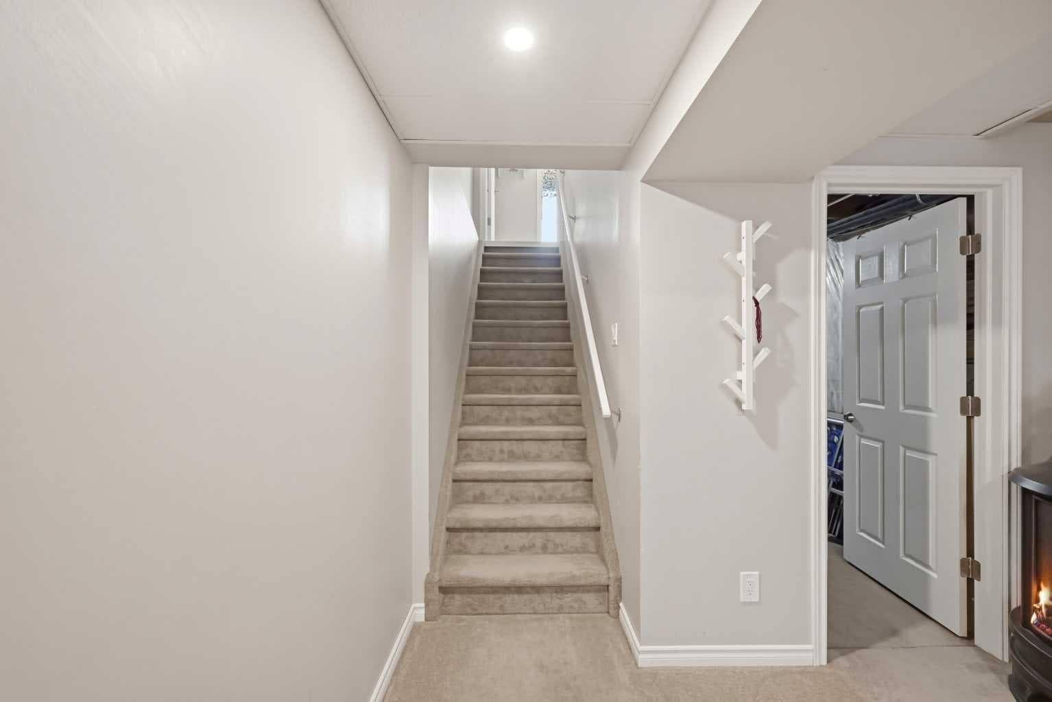 146 Windwood Grove SW