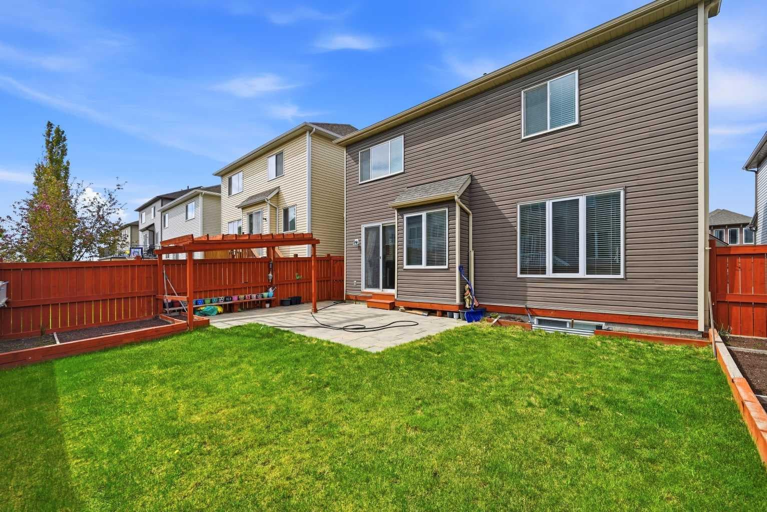 146 Windwood Grove SW