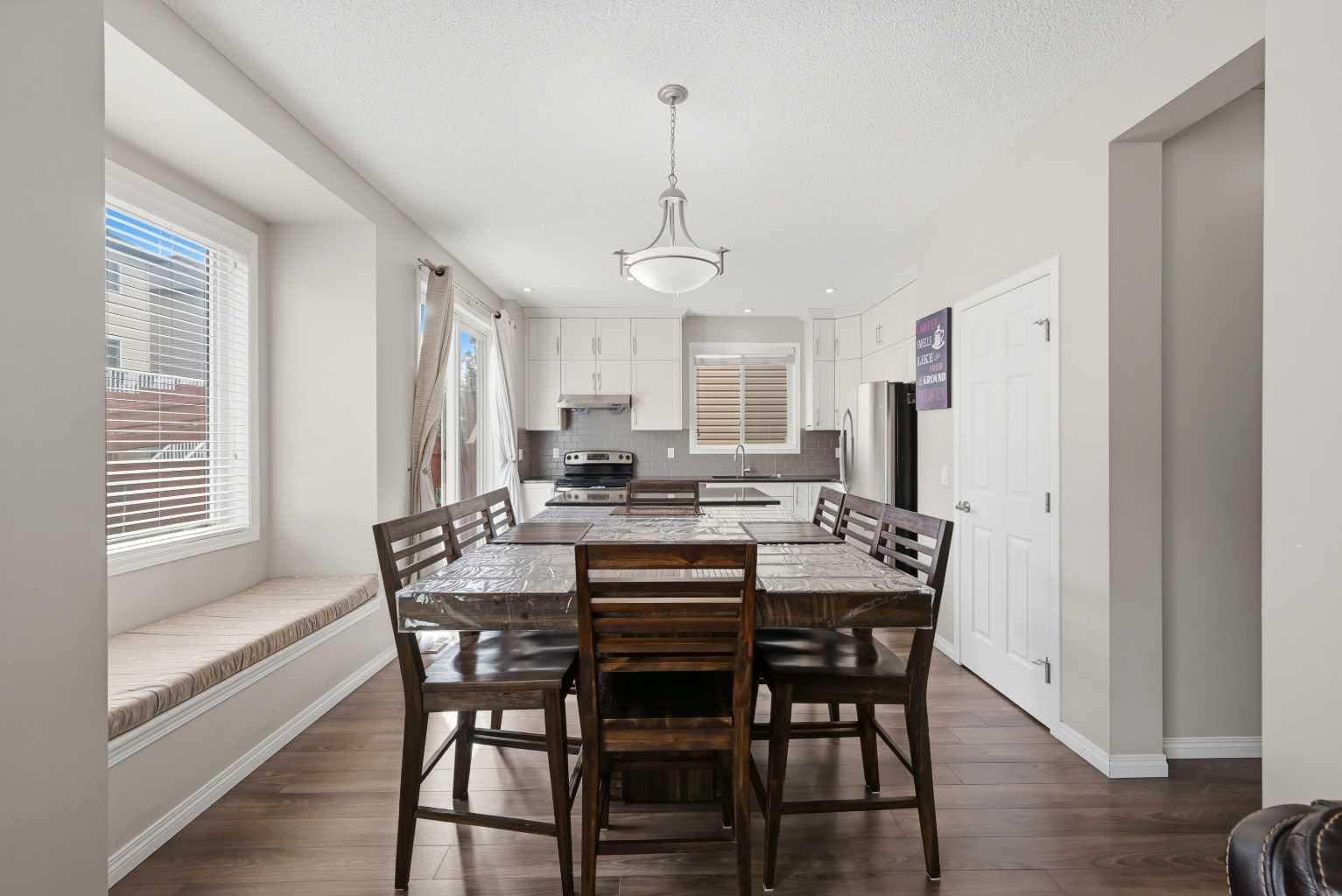 146 Windwood Grove SW