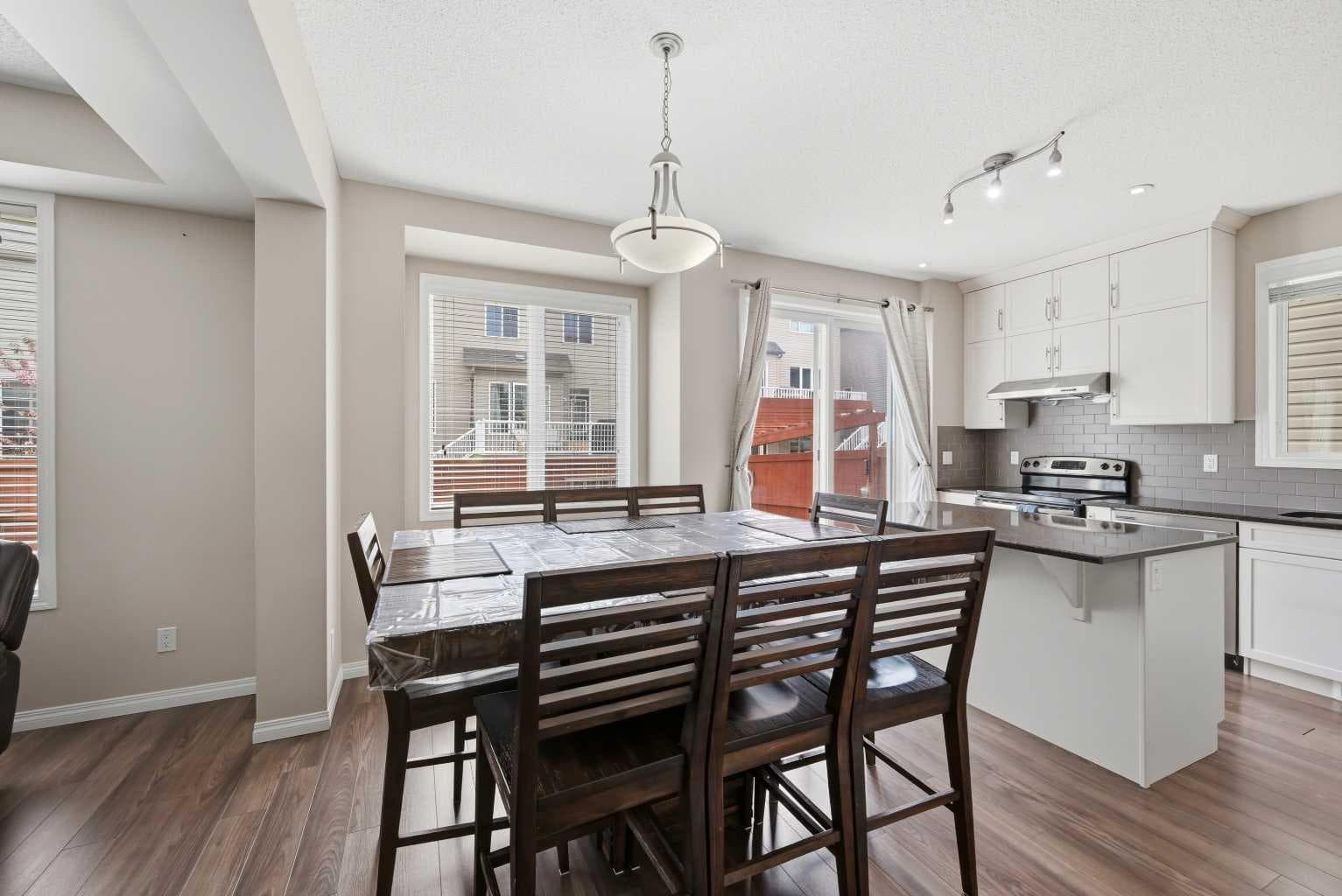 146 Windwood Grove SW