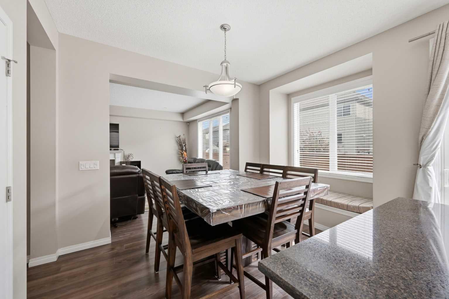 146 Windwood Grove SW