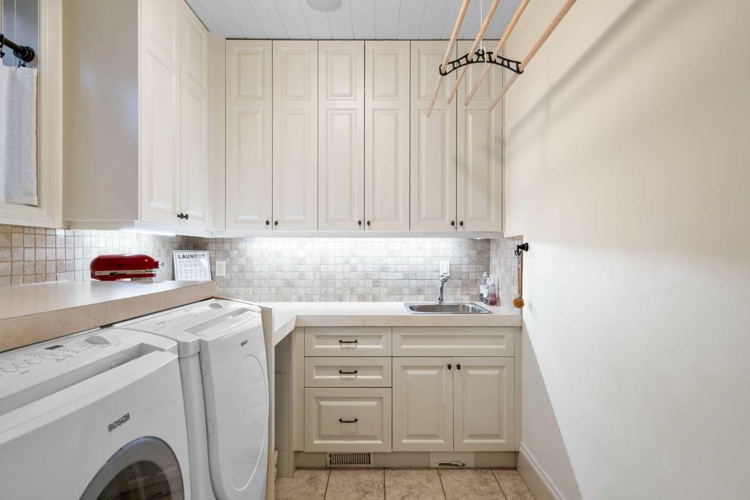 2905 Carleton Street SW
