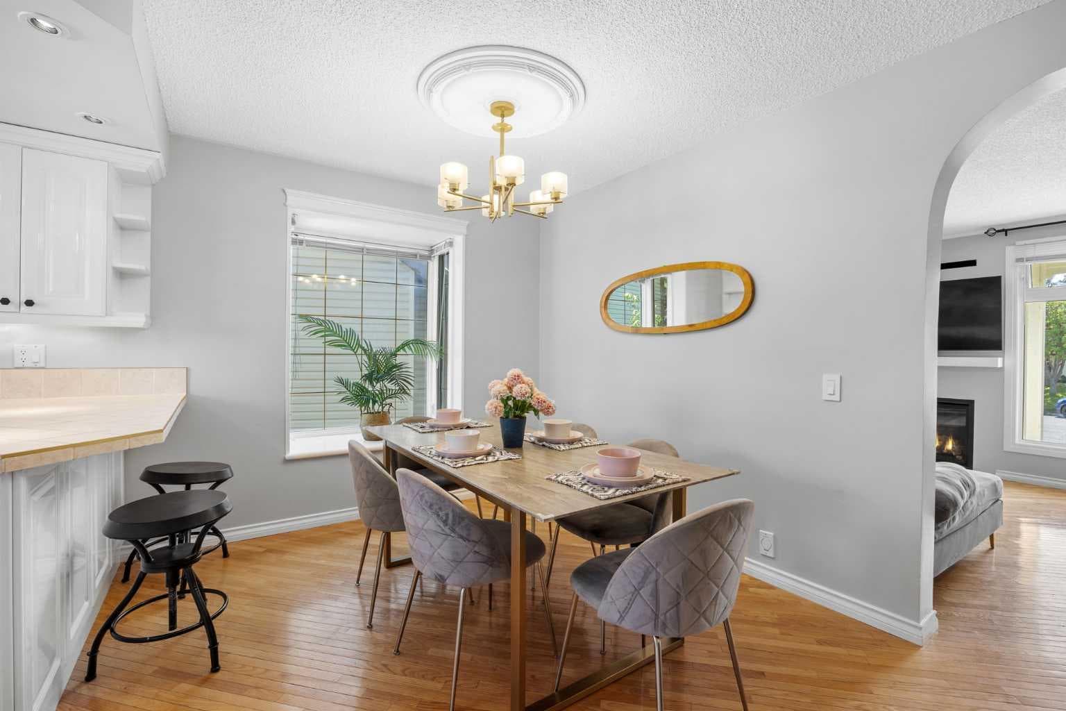 75 Woodhill Court SW