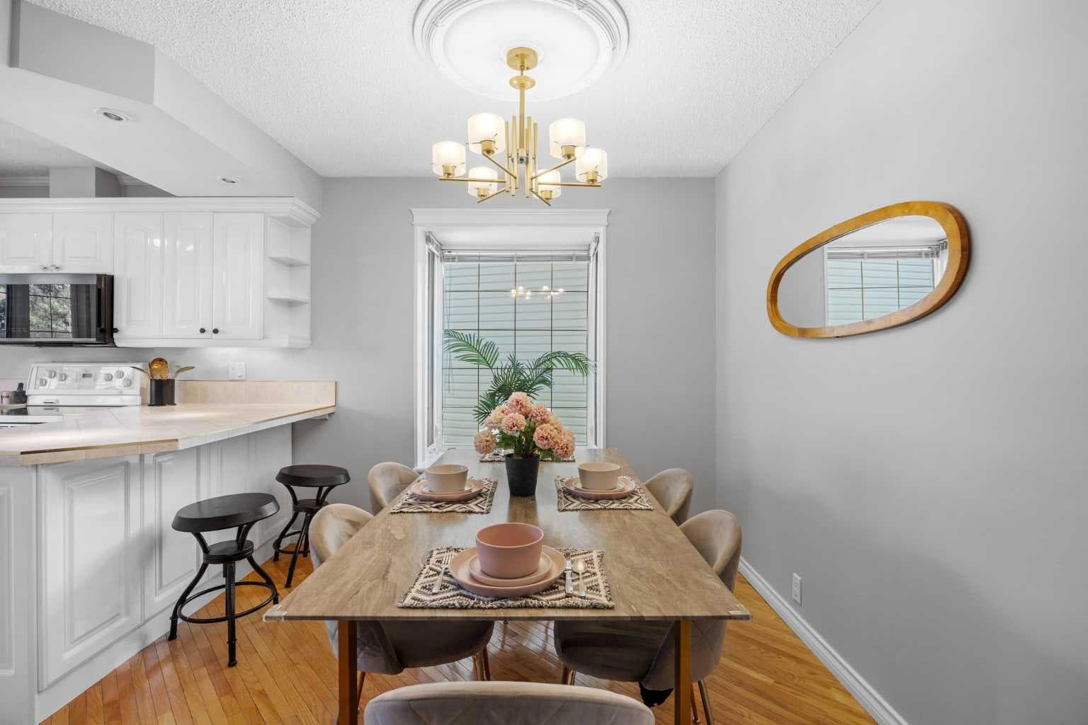 75 Woodhill Court SW
