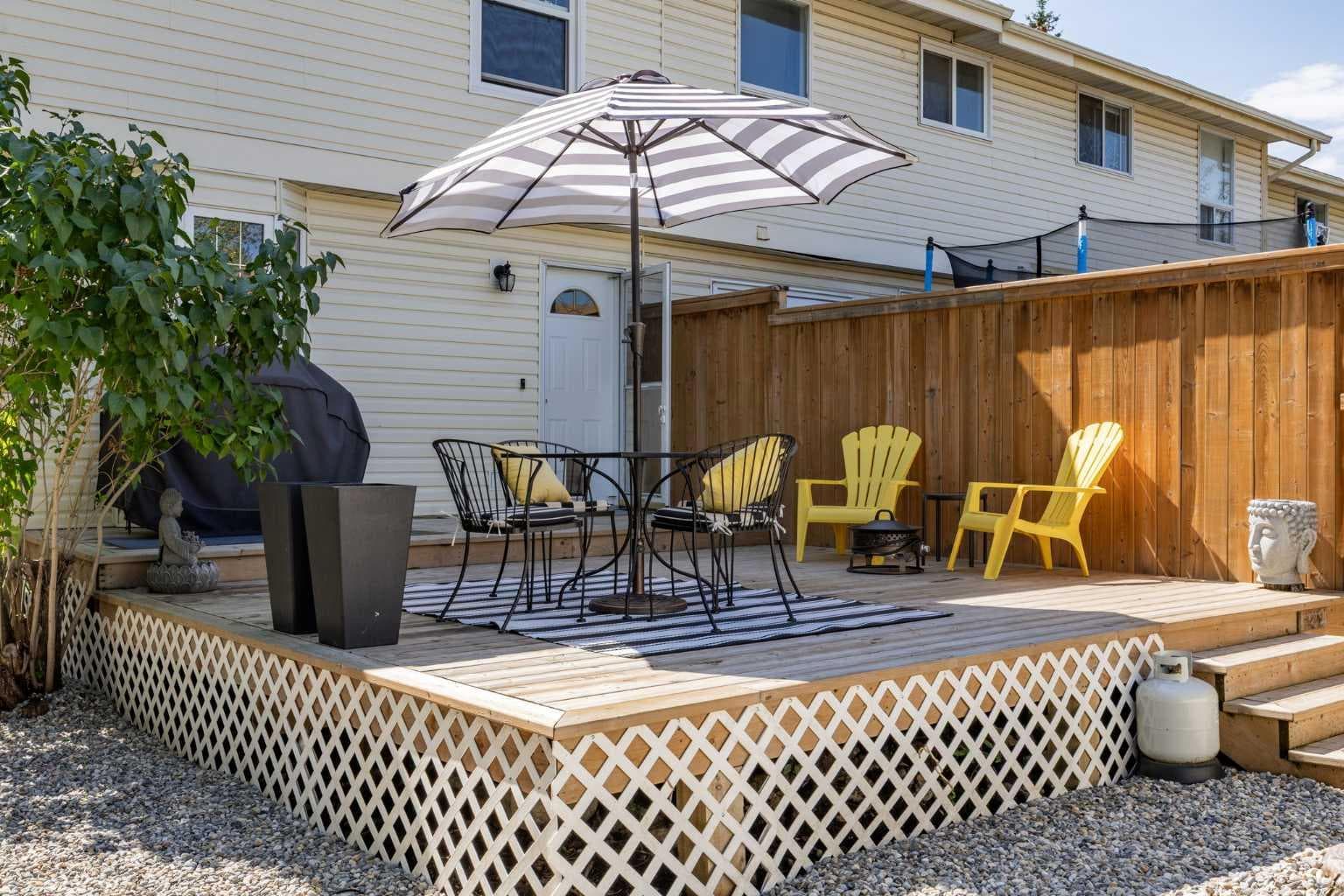75 Woodhill Court SW