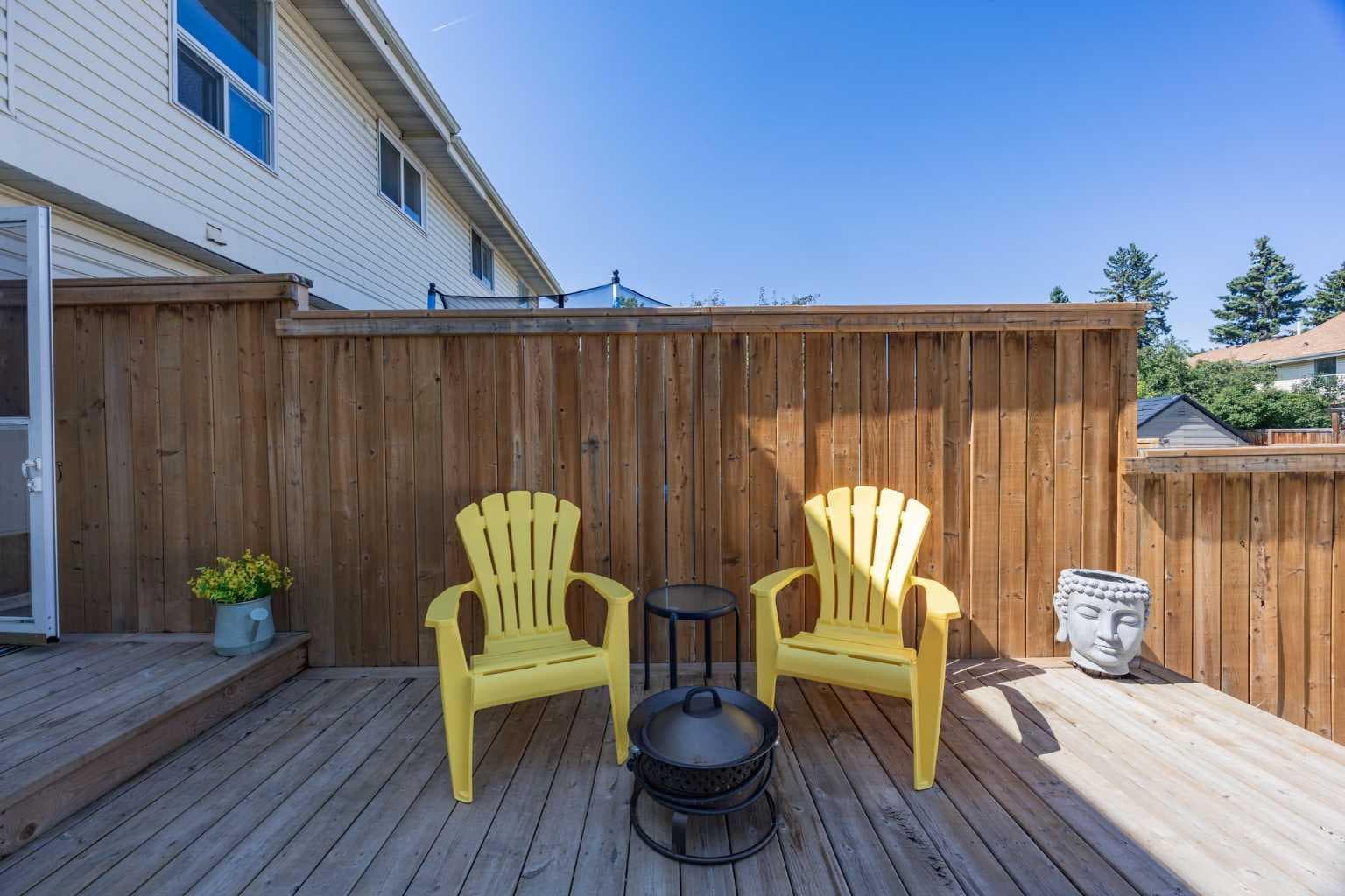 75 Woodhill Court SW